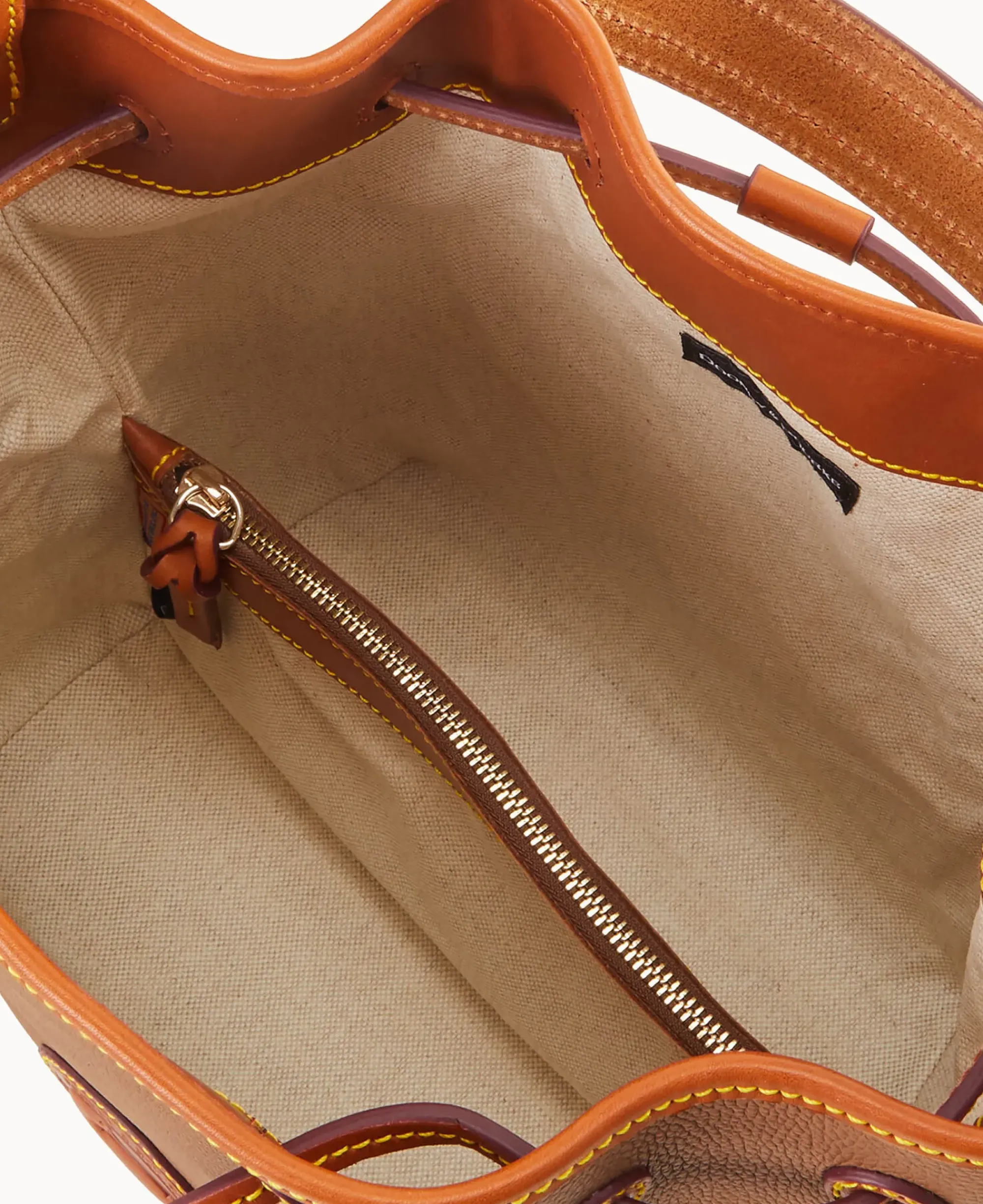 Dooney & Bourke Ready For the Getaway|Pebbled Leather<All Weather Leather 3.0 Drawstring 25 Caramel