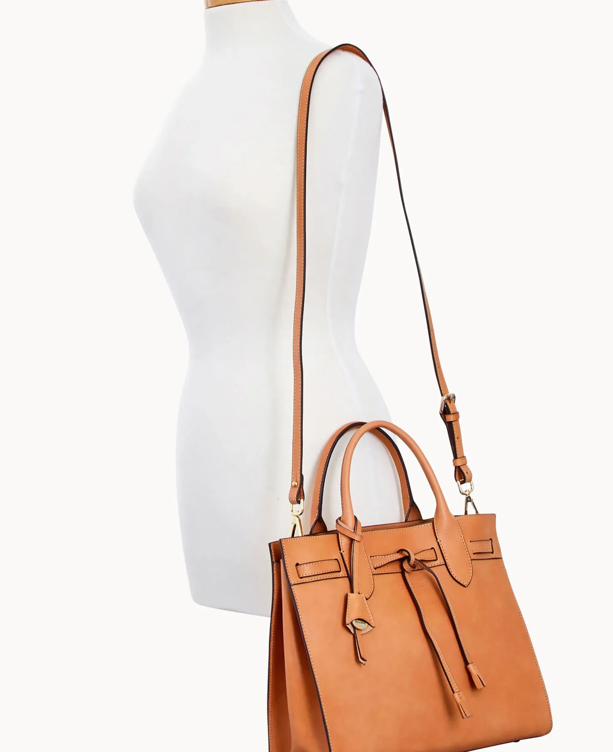 Dooney & Bourke The Alto Collection|Ready For the Getaway<Alto Tassel Tote Natural