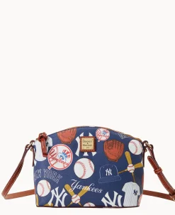 Dooney & Bourke Game Day Ready|Printed Fabric<MLB Suki Crossbody Yankees