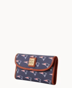 Dooney & Bourke Grab and Go|Clutches<NFL Cont Clutch PATRIOTS