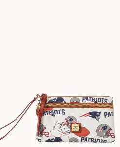 Dooney & Bourke Grab and Go|Wristlets<NFL Patriots Double Zip Wristlet New England Patriots