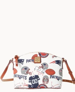Dooney & Bourke Game Day Ready|Printed Fabric<NFL Suki Crossbody PATRIOTS