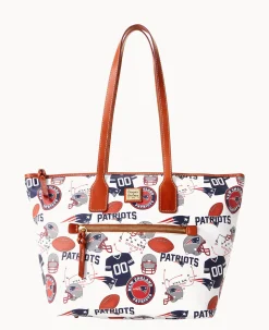 Dooney & Bourke Game Day Ready|Printed Fabric<NFL Tote PATRIOTS