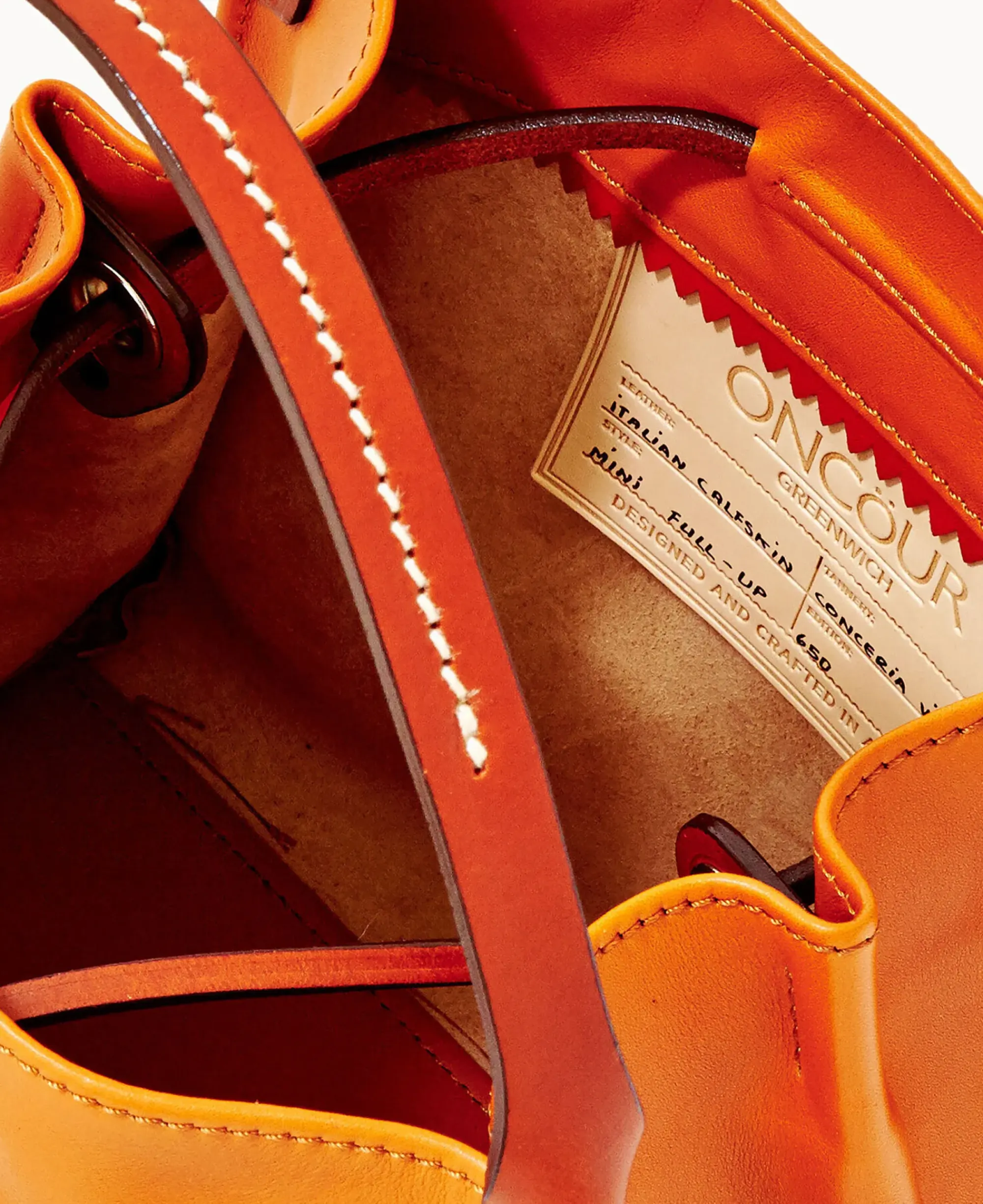 Dooney & Bourke Ready For the Getaway|Smooth Leather<Oncour Victoria Mini Full Up Honey