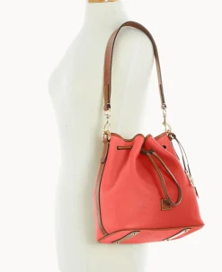 Dooney & Bourke The Pebble Grain Collection|Ready For the Getaway<Pebble Grain Drawstring Geranium