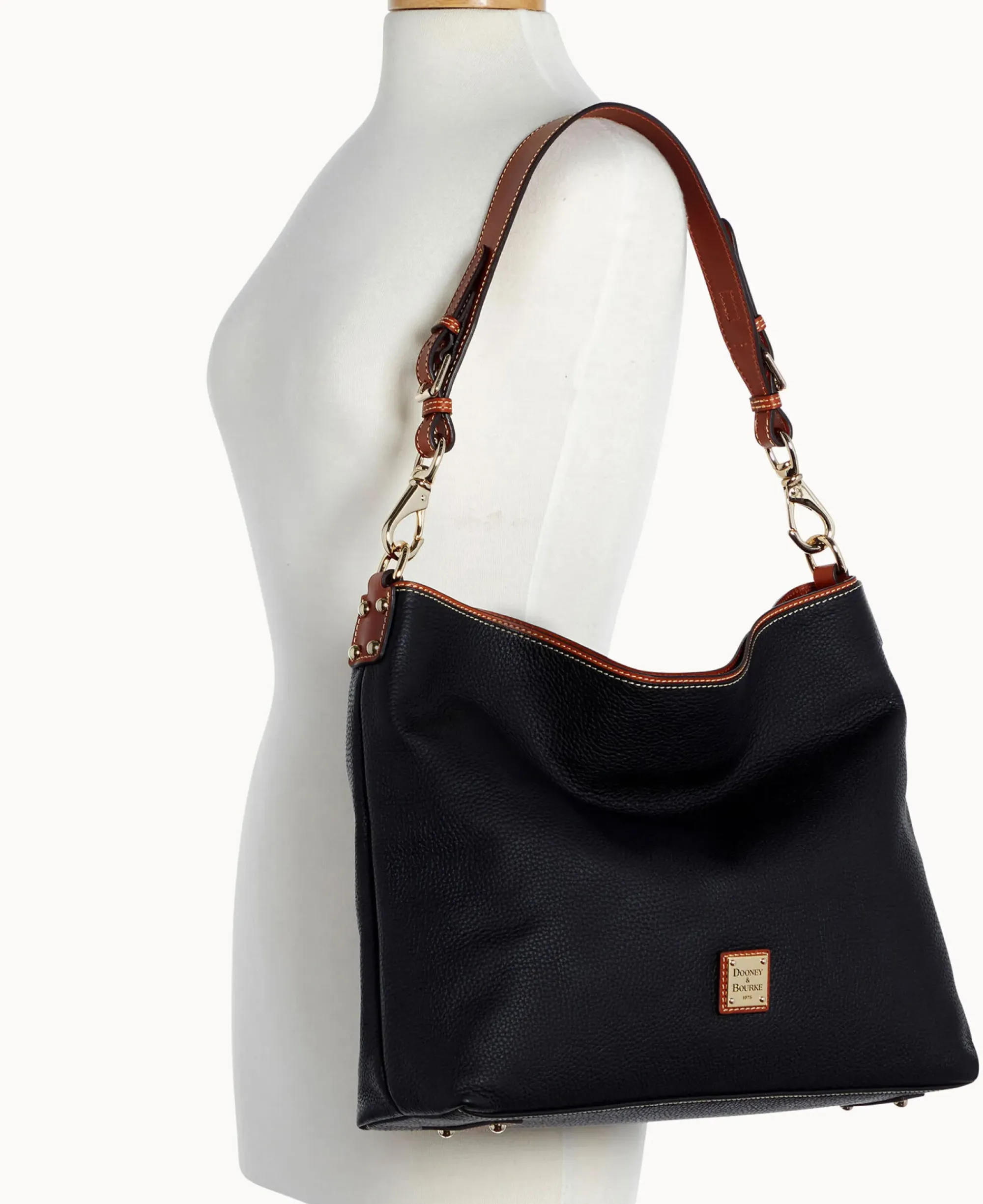 Dooney & Bourke The Pebble Grain Collection|Pebbled Leather<Pebble Grain Extra Large Courtney Sac Black