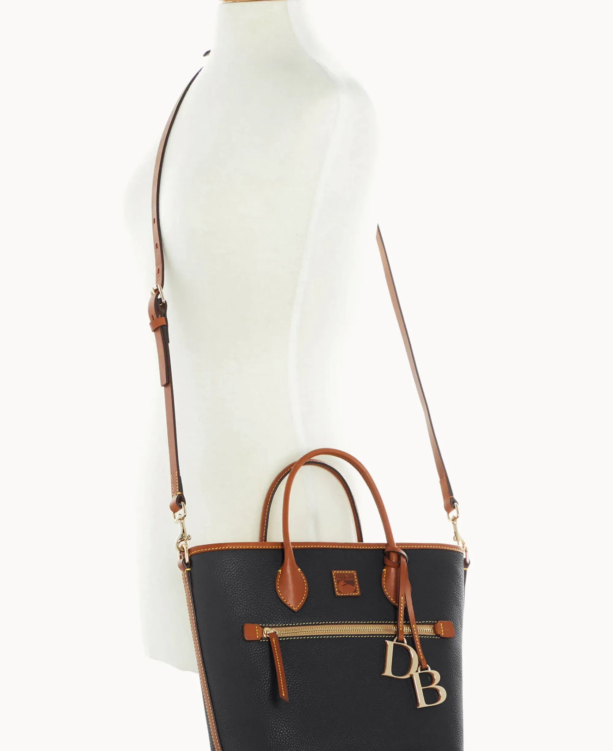 Dooney & Bourke The Pebble Grain Collection|Ready For the Getaway<Pebble Grain Handle Tote Black