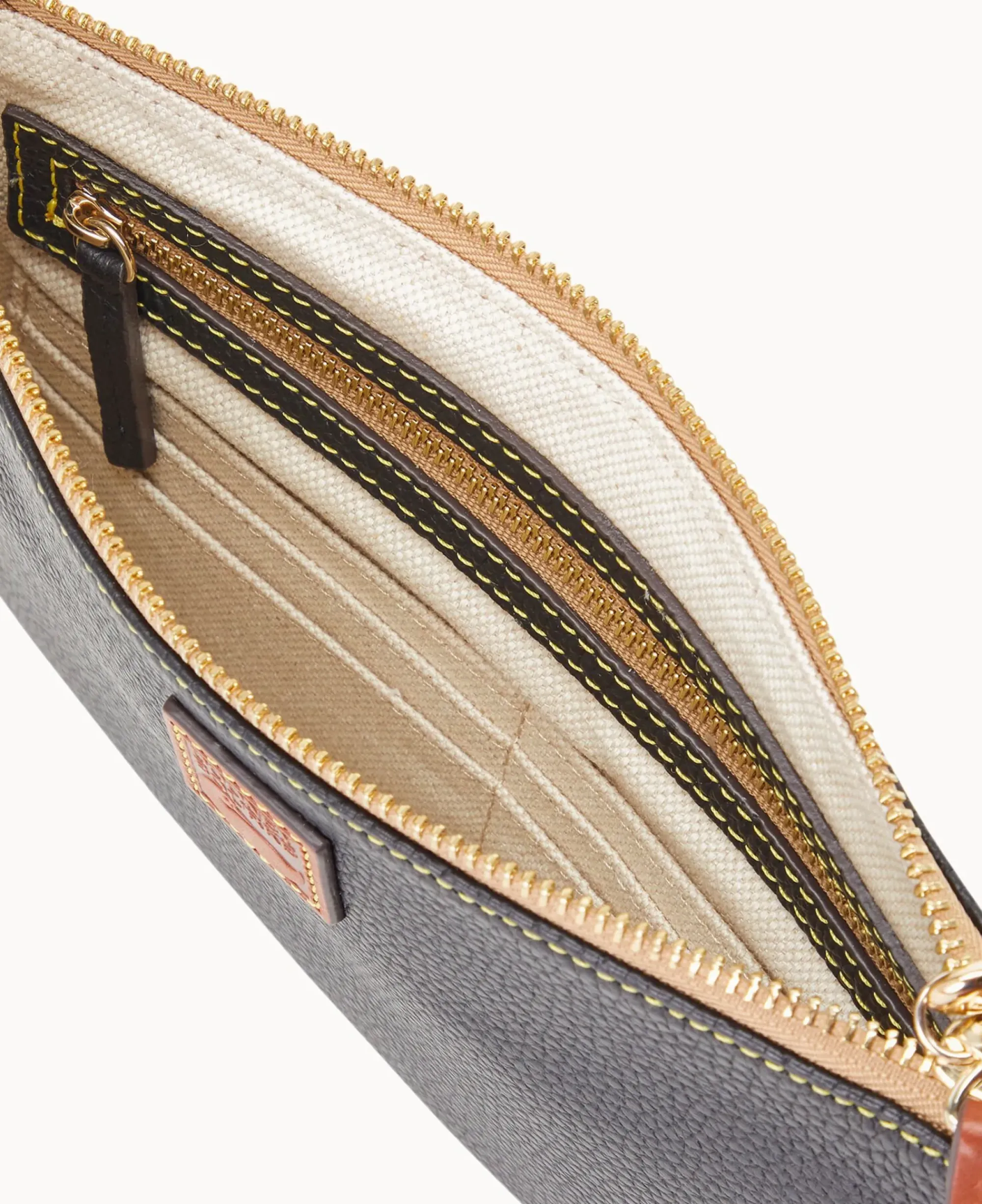 Dooney & Bourke The Pebble Grain Collection|Grab and Go<Pebble Grain Large Wristlet Black