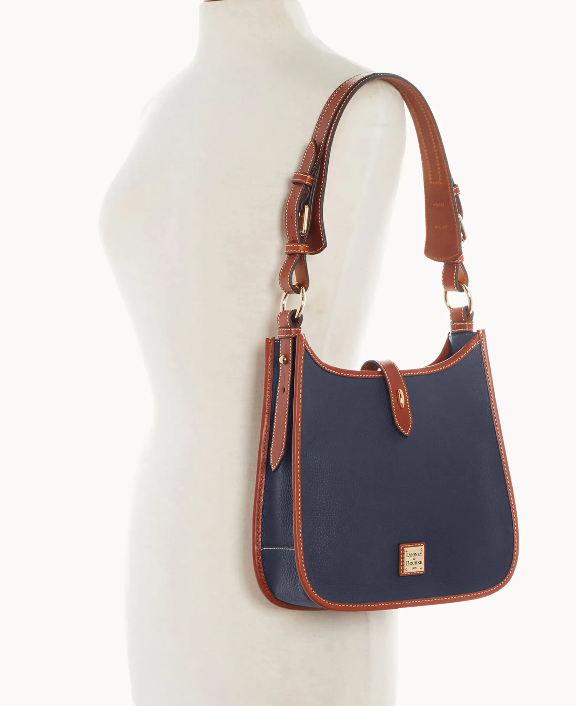 Dooney & Bourke The Pebble Grain Collection|Pebbled Leather<Pebble Grain Messenger Midnight Blue