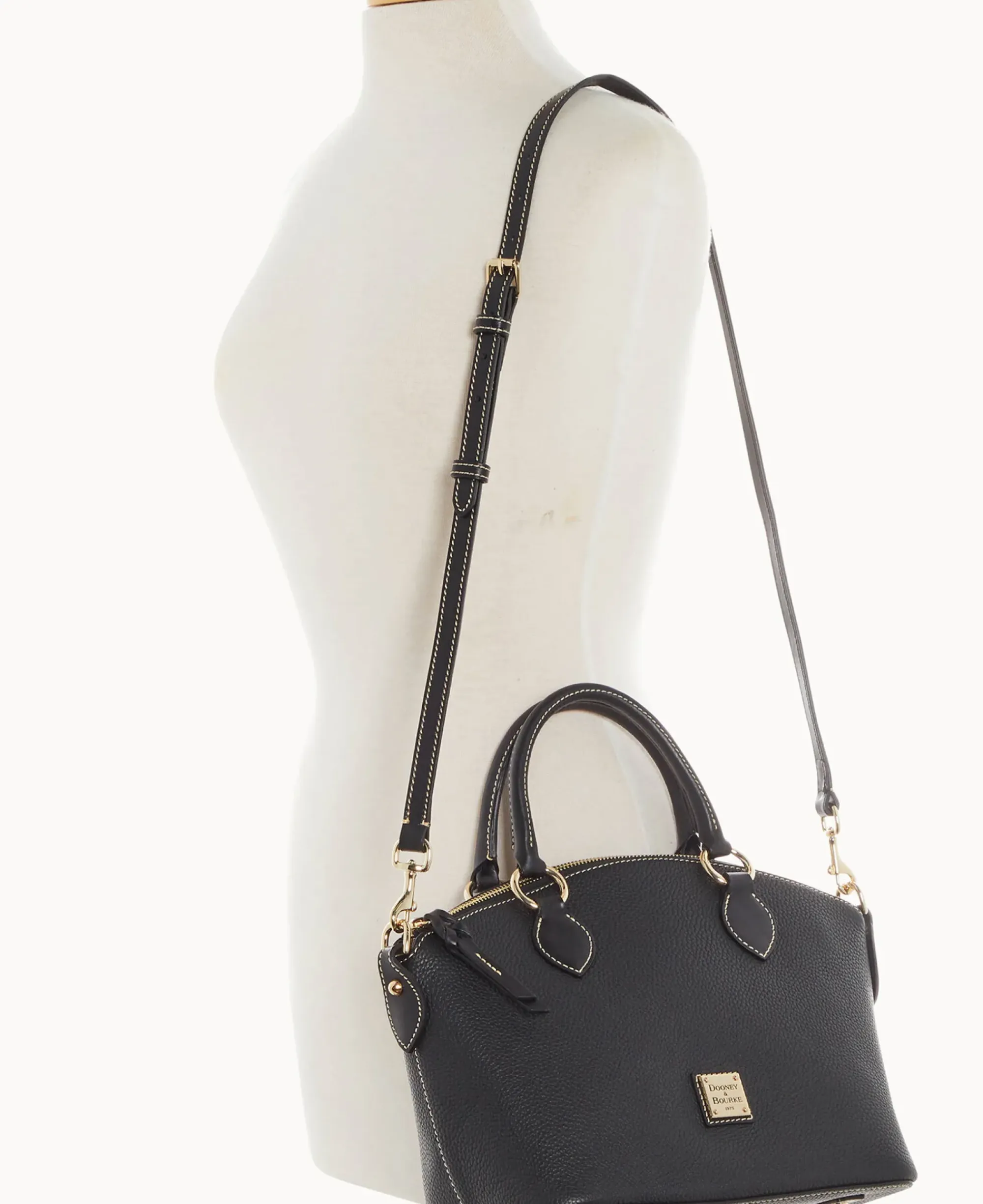Dooney & Bourke The Pebble Grain Collection|Pebbled Leather<Pebble Grain Satchel Black Black