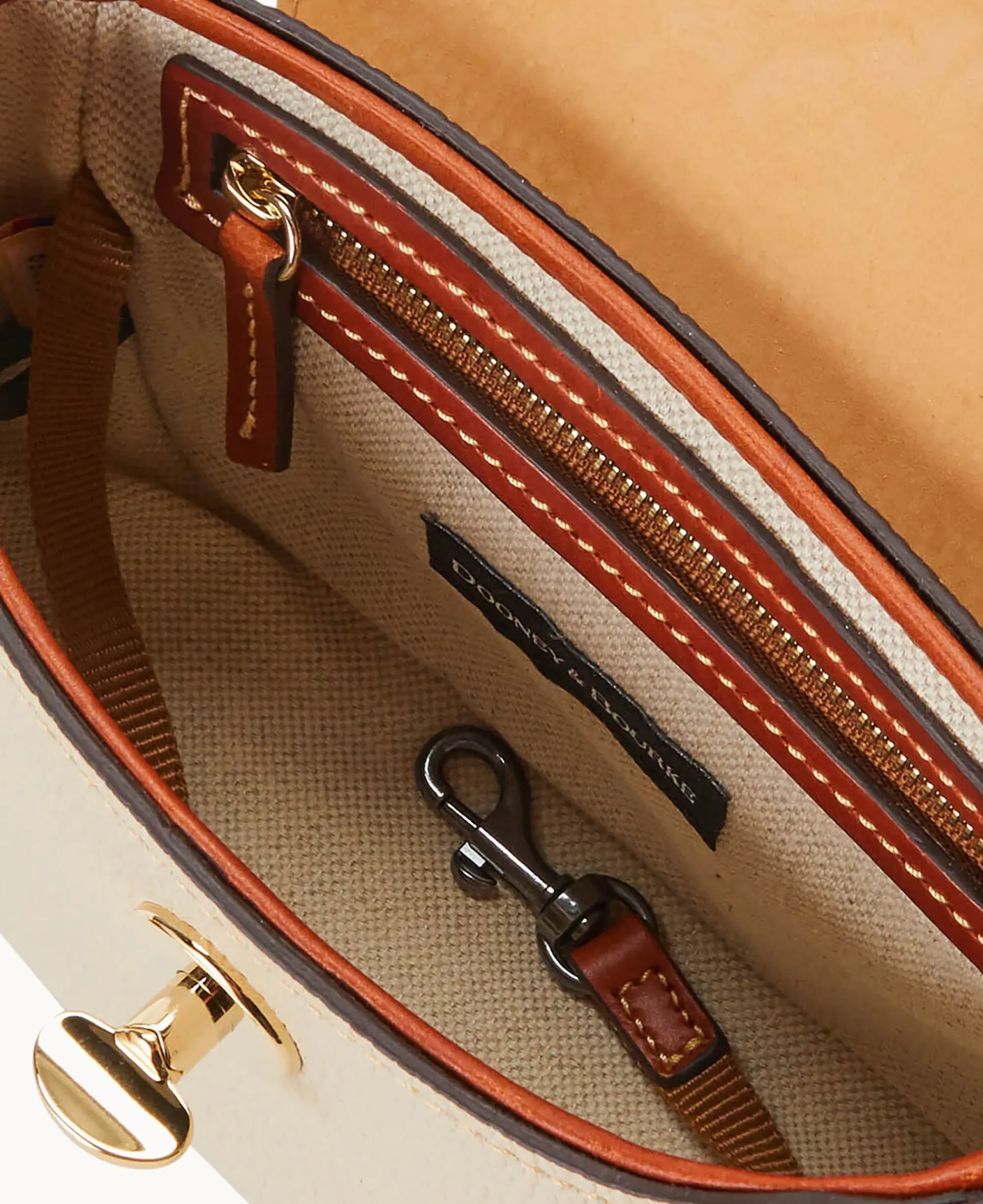 Dooney & Bourke The Pebble Turnlock Collection|Pebbled Leather<Pebble Turnlock Flap Saddle Bone