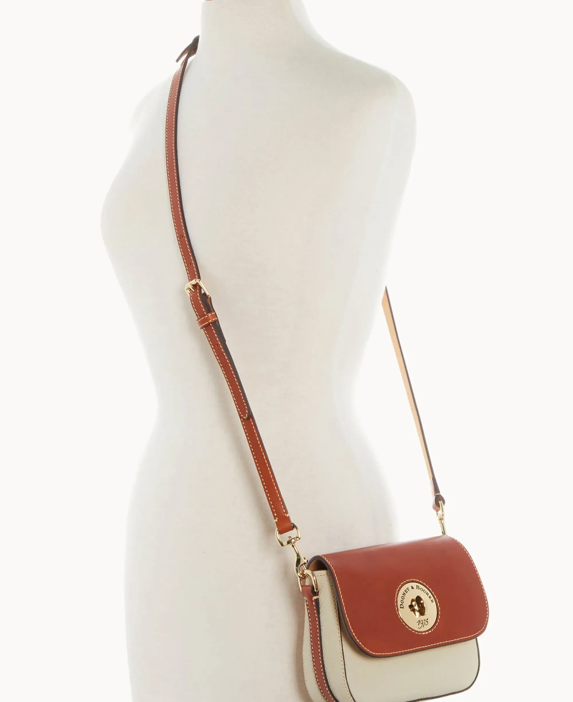 Dooney & Bourke The Pebble Turnlock Collection|Pebbled Leather<Pebble Turnlock Flap Saddle Bone