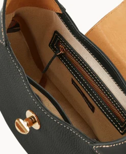 Dooney & Bourke The Pebble Grain Collection|The Pebble Turnlock Collection<Pebble Turnlock Hobo 26 Black
