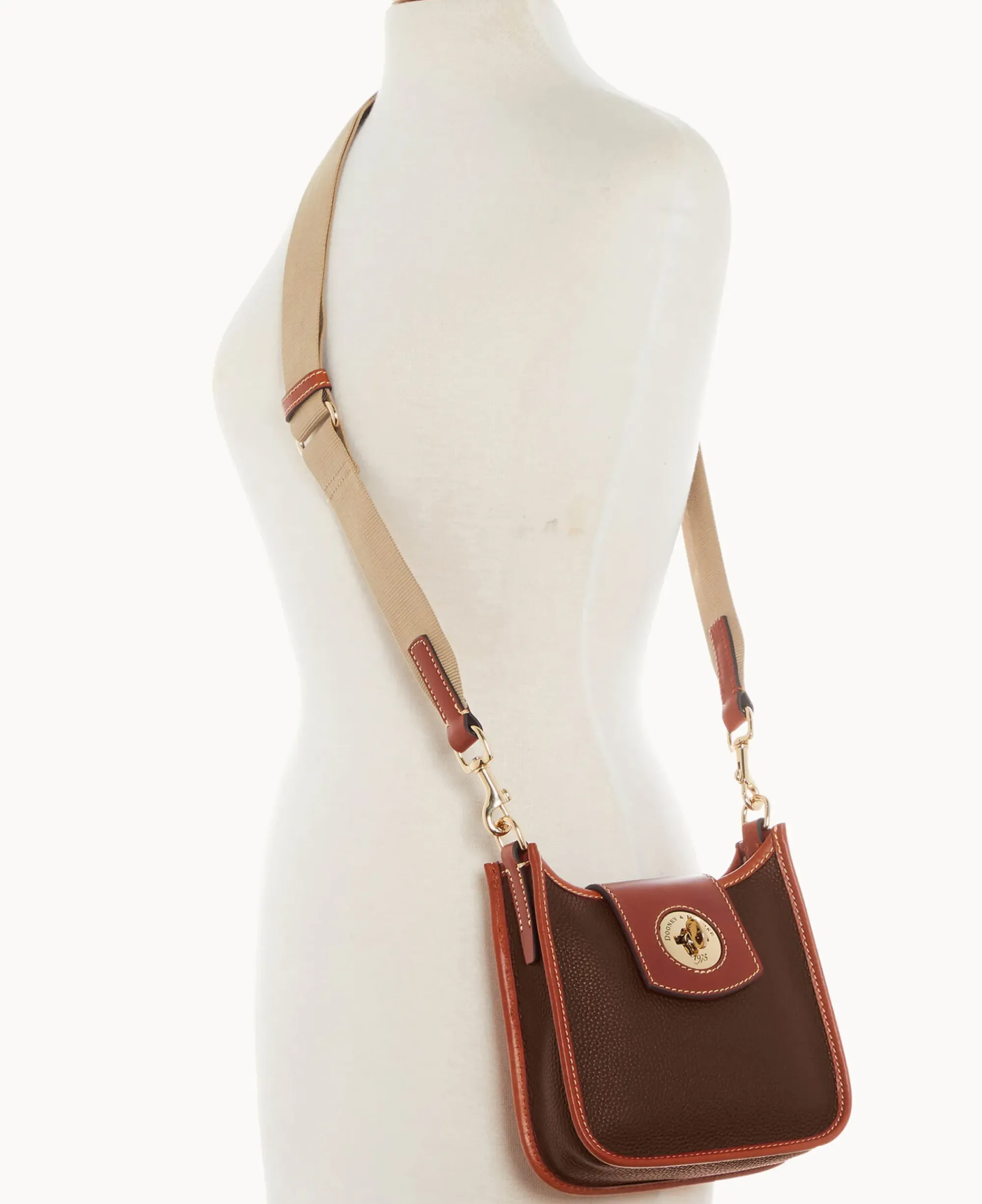 Dooney & Bourke The Pebble Grain Collection|The Pebble Turnlock Collection<Pebble Turnlock Messenger 20 Brown Tmoro