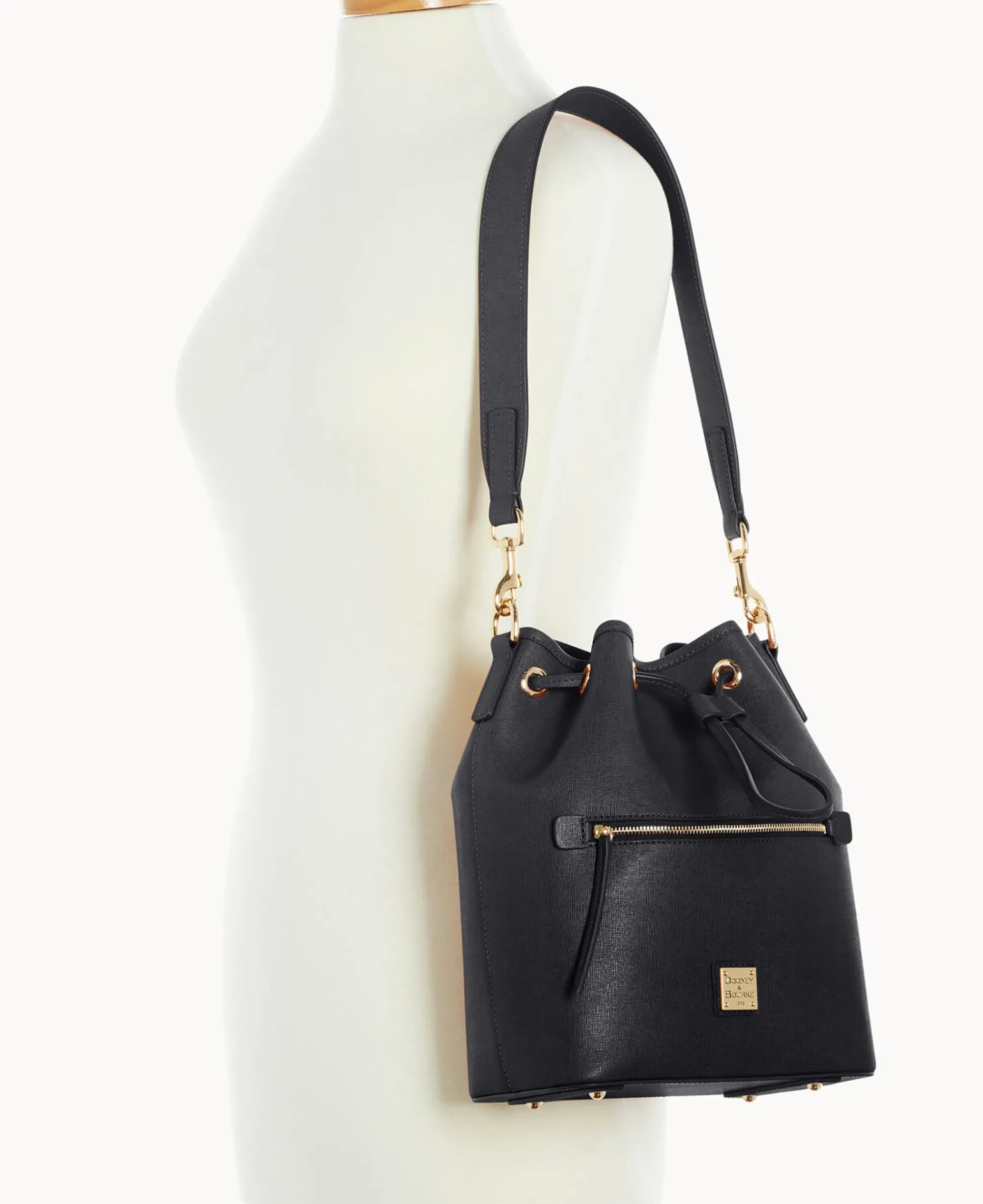 Dooney & Bourke The Saffiano Collection|Ready For the Getaway<Saffiano Drawstring Black